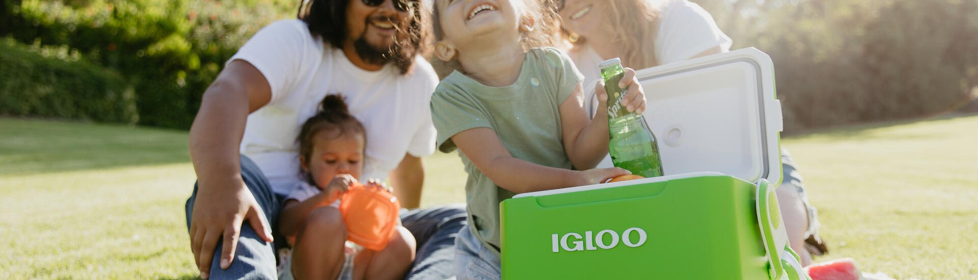 Migrated from Optimizely: IGL_TAGALONG2_071520_4802.JPG | Source: https://epi.dometic.com/globalassets/news/igloo/igl_tagalong2_071520_4802.jpg?ref=5779837FB1